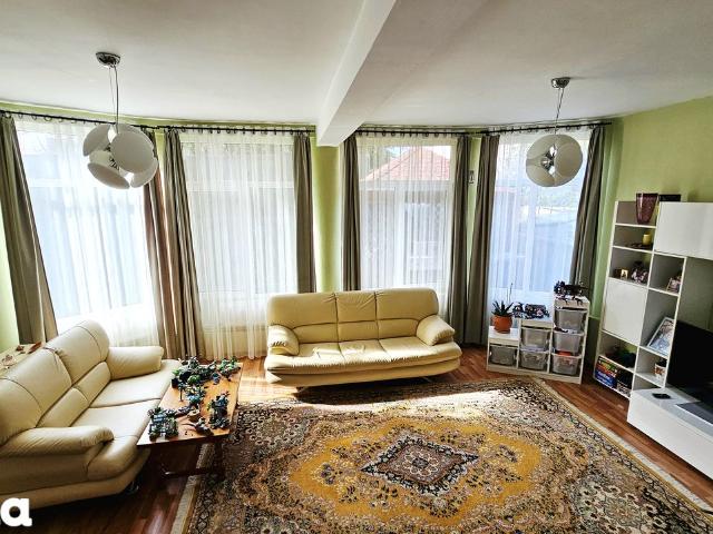 Casă vânzări