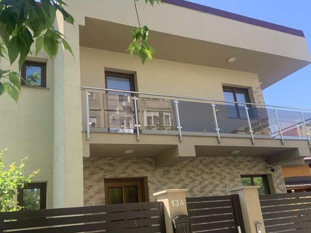 Casă vânzări