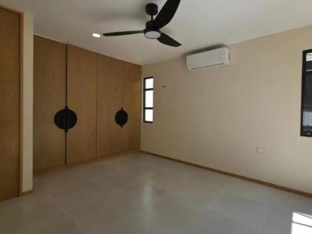 CASA $1,900,000 EN CONKAL YUCATÁN. ESTILO COLONIAL. CON PISCINA. DE 108 M2