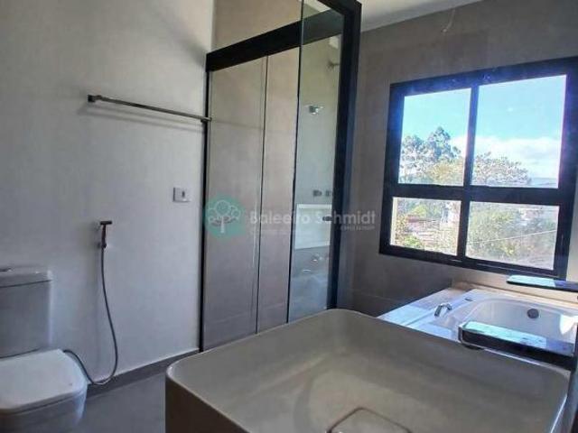 Casa venda em Região Imediata de Taubaté-Pindamonhangaba, Região Metropolitana do Vale do Paraíba e Litoral Norte