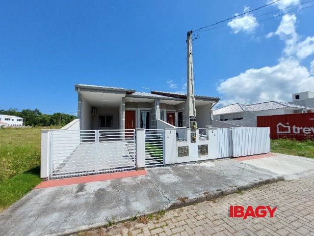 Casa aluguel em Região Geográfica Imediata de Florianópolis, São José