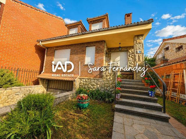 Casa en venta en Azadinos, Sariegos