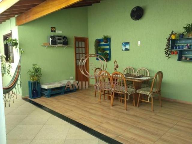 Casa venda em Região Imediata de Taubaté-Pindamonhangaba, Região Metropolitana do Vale do Paraíba e Litoral Norte