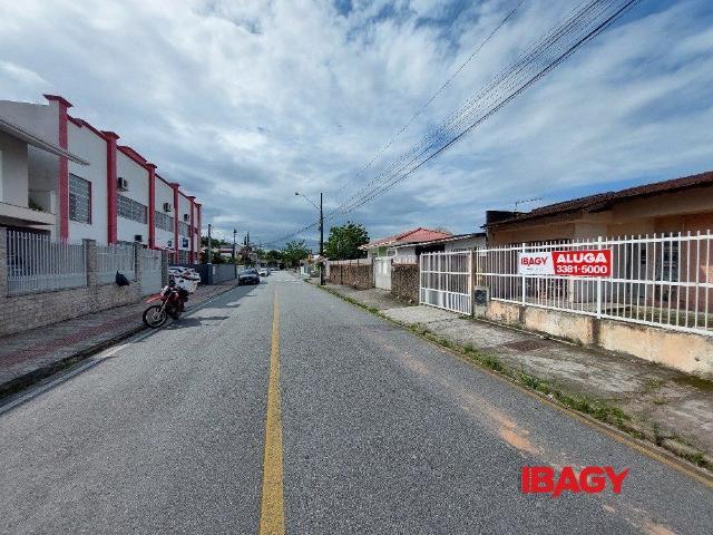 Casa aluguel em Região Geográfica Imediata de Florianópolis, São José