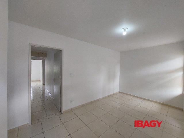 Casa aluguel em Região Geográfica Imediata de Florianópolis, São José