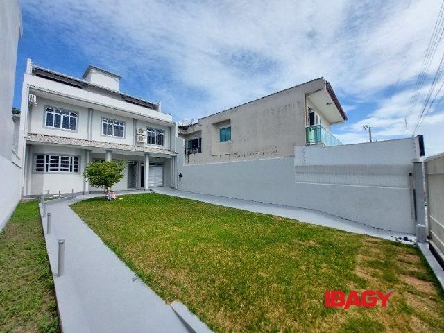Casa aluguel em Região Geográfica Imediata de Florianópolis, São José