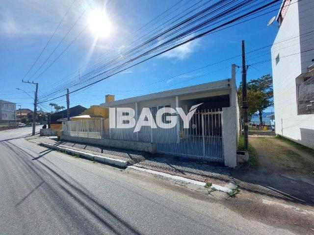 Casa aluguel em Região Geográfica Imediata de Florianópolis, São José