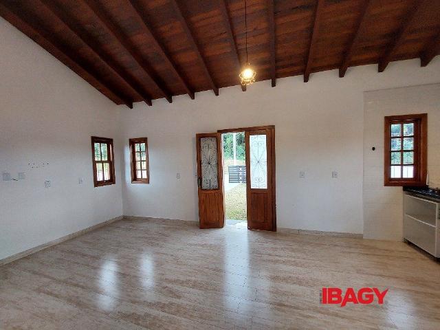 Casa aluguel em Região Geográfica Imediata de Florianópolis, São José
