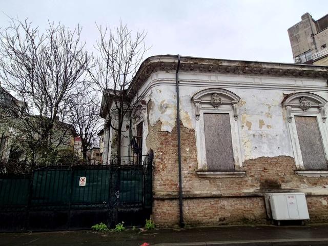 Casă vânzări
