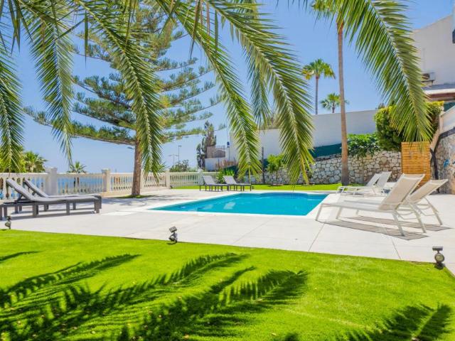 Casa en alquiler en La Perla-Torremuelle, Costa del Sol Occidental