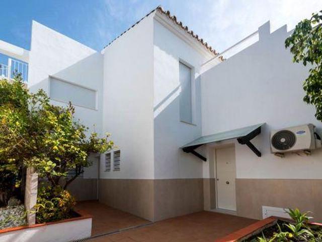Casa en alquiler en Barriada Islas Canarias, Costa del Sol Occidental