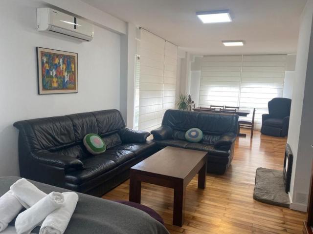 Casa en alquiler en Aríns, Santiago