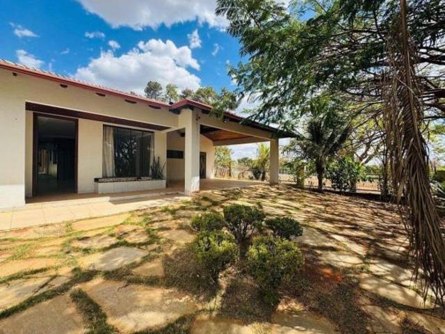 Casa venda em Região Geográfica Imediata do Distrito Federal, Região Integrada de Desenvolvimento do Distrito Federal e Entorno