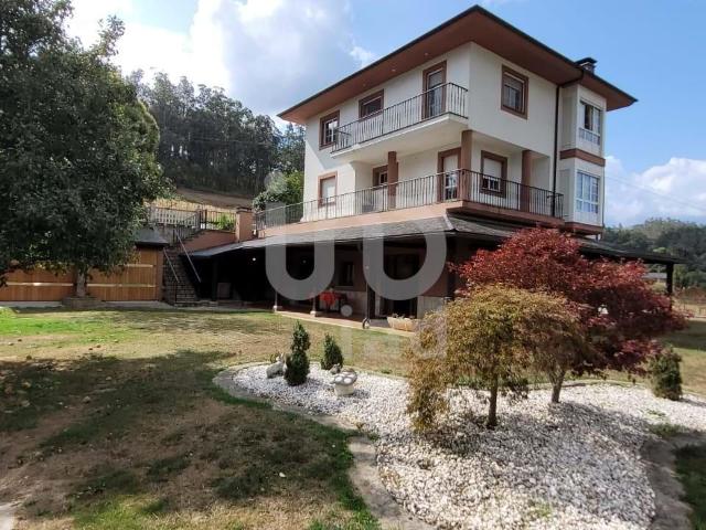 Casa en venta en Trabada, Lugo