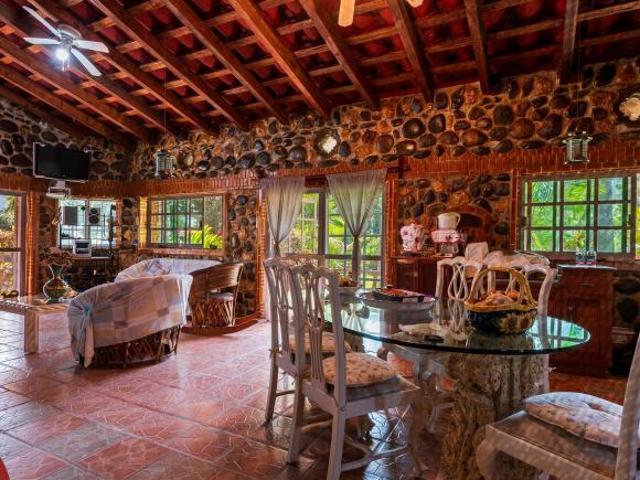 Casa a la venta en Jalcomulco, Veracruz con vista al río y entorno natural