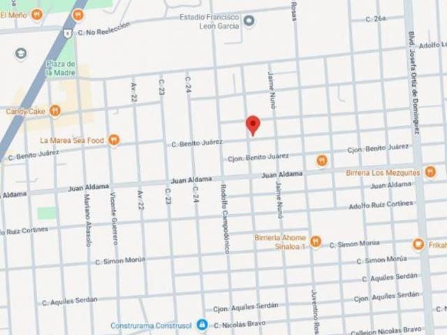 CASA A UN COSTADO DE LA PLAZA DE LA MADRE EN LA COL LA DEPORTIVA