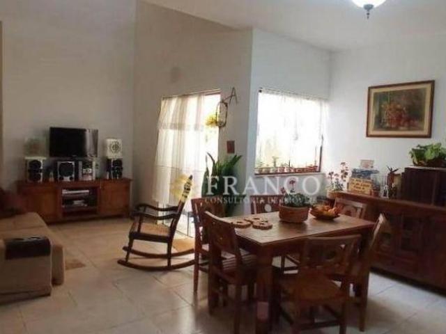 Casa venda em Região Imediata de Taubaté-Pindamonhangaba, Região Metropolitana do Vale do Paraíba e Litoral Norte