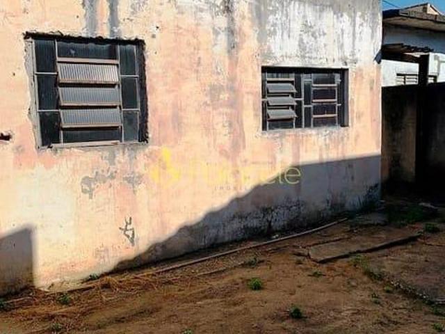 Casa venda em Região Imediata de Taubaté-Pindamonhangaba, Região Metropolitana do Vale do Paraíba e Litoral Norte