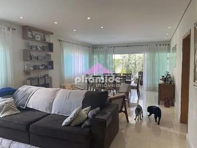 Casa venda em Região Imediata de São José dos Campos, Região Metropolitana do Vale do Paraíba e Litoral Norte