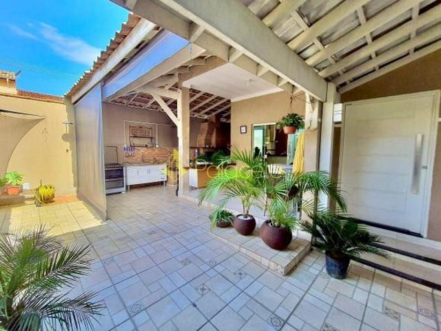 Casa venda em Região Imediata de Taubaté-Pindamonhangaba, Região Metropolitana do Vale do Paraíba e Litoral Norte