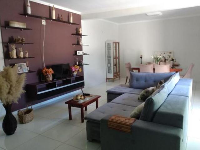 Casa venda em Região Imediata de Taubaté-Pindamonhangaba, Região Metropolitana do Vale do Paraíba e Litoral Norte