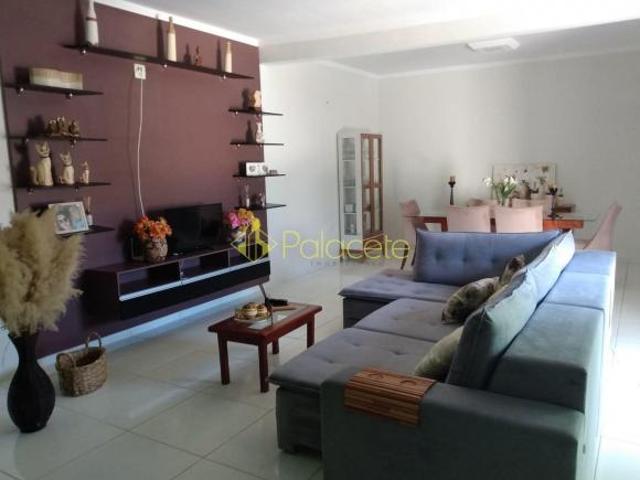 Casa venda em Região Imediata de Taubaté-Pindamonhangaba, Região Metropolitana do Vale do Paraíba e Litoral Norte