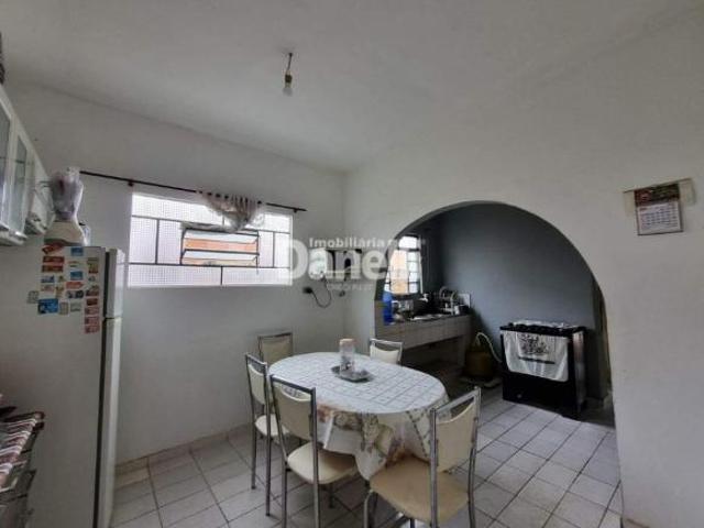Casa venda em Região Imediata de Taubaté-Pindamonhangaba, Região Metropolitana do Vale do Paraíba e Litoral Norte