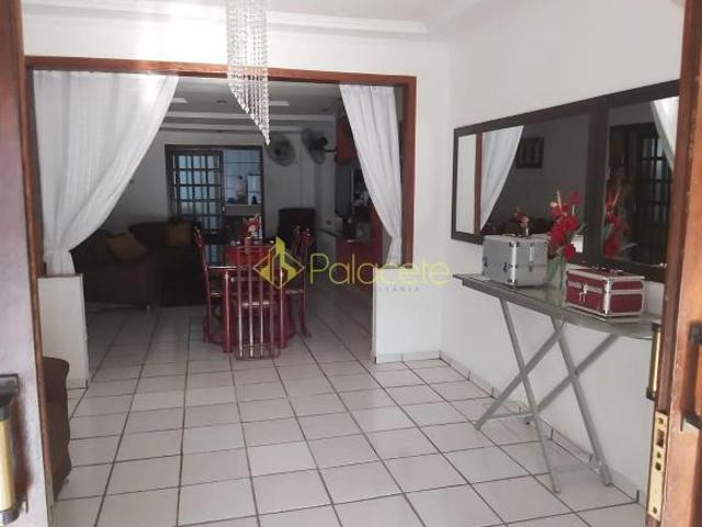 Casa venda em Região Imediata de Taubaté-Pindamonhangaba, Região Metropolitana do Vale do Paraíba e Litoral Norte