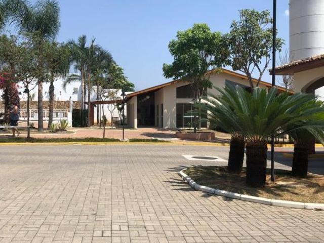 Casa venda em Região Imediata de Taubaté-Pindamonhangaba, Região Metropolitana do Vale do Paraíba e Litoral Norte