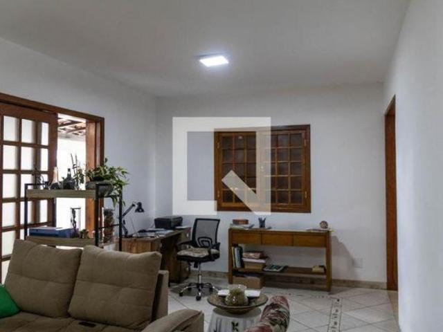 Casa venda em Região Geográfica Imediata de Belo Horizonte, Região Metropolitana de Belo Horizonte