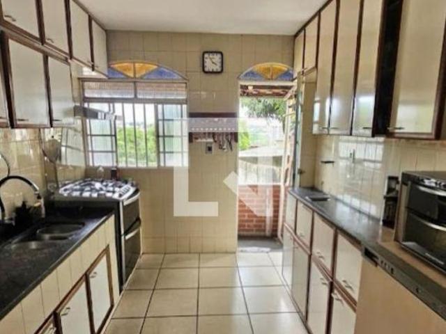 Casa venda em Bairro das Indústrias I, Belo Horizonte