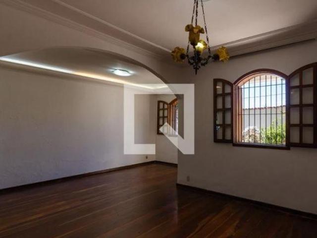 Casa venda em Região Geográfica Imediata de Belo Horizonte, Região Metropolitana de Belo Horizonte