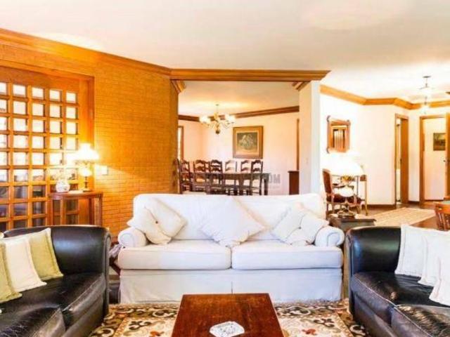 Casa venda em Região Imediata de Taubaté-Pindamonhangaba, Região Metropolitana do Vale do Paraíba e Litoral Norte