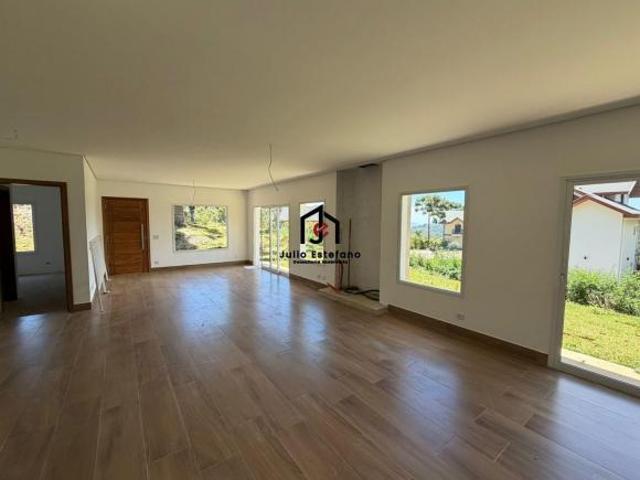 Casa venda em Região Imediata de Taubaté-Pindamonhangaba, Região Metropolitana do Vale do Paraíba e Litoral Norte
