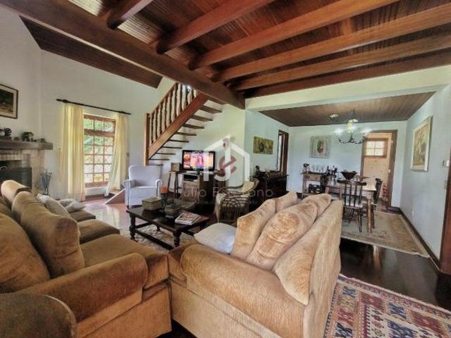 Casa venda em Região Imediata de Taubaté-Pindamonhangaba, Região Metropolitana do Vale do Paraíba e Litoral Norte