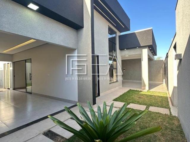 Casa venda em Região Geográfica Imediata de Águas Lindas de Goiás, Região Integrada de Desenvolvimento do Distrito Federal e Entorno
