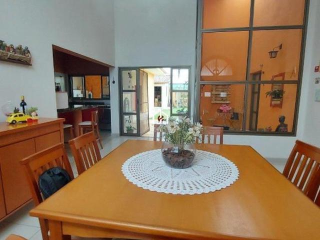 Casa venda em Região Imediata de Taubaté-Pindamonhangaba, Região Metropolitana do Vale do Paraíba e Litoral Norte