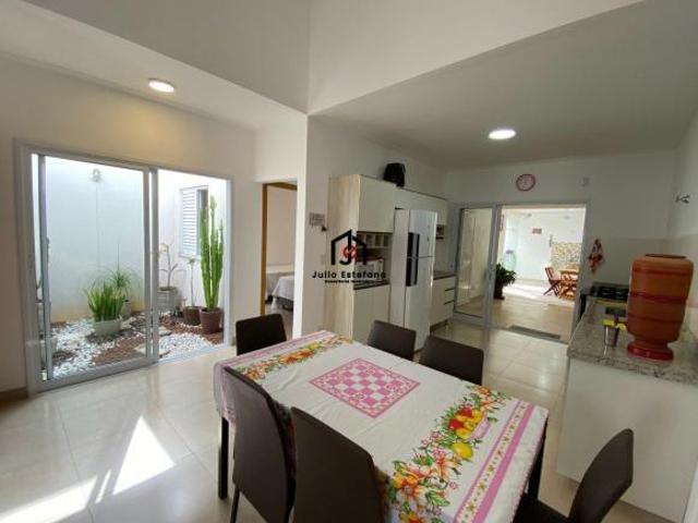 Casa venda em Região Imediata de Taubaté-Pindamonhangaba, Região Metropolitana do Vale do Paraíba e Litoral Norte