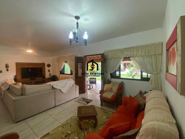 Casa venda em Região Imediata de Taubaté-Pindamonhangaba, Região Metropolitana do Vale do Paraíba e Litoral Norte