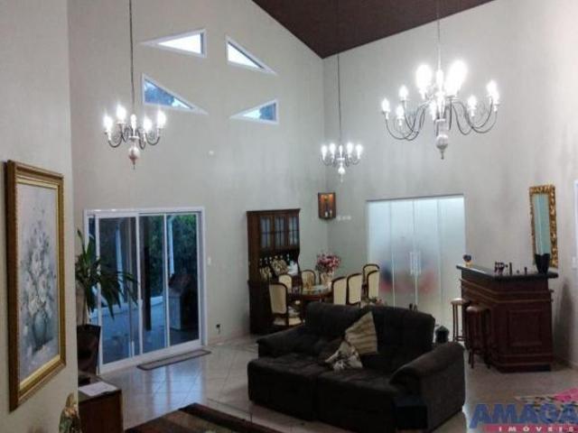 Casa venda em Região Imediata de São José dos Campos, Região Metropolitana do Vale do Paraíba e Litoral Norte
