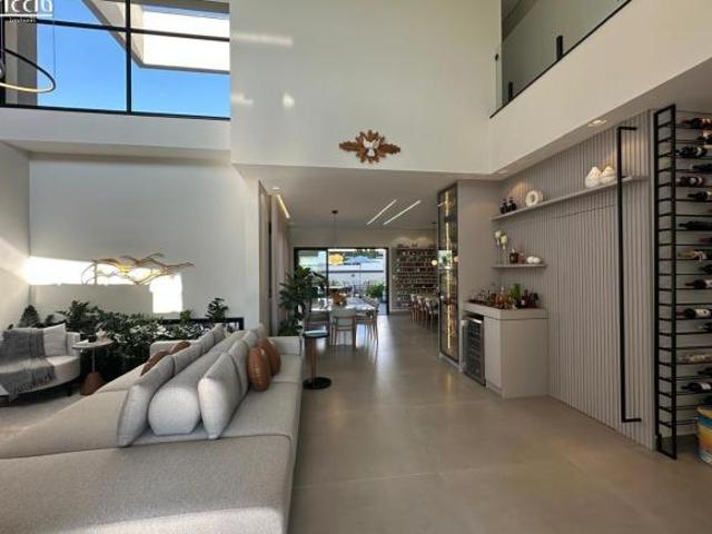 Casa venda em Região Imediata de São José dos Campos, Região Metropolitana do Vale do Paraíba e Litoral Norte
