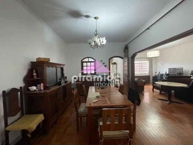 Casa venda em Região Imediata de São José dos Campos, Região Metropolitana do Vale do Paraíba e Litoral Norte
