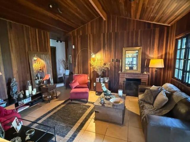 Casa venda em Carapicuíba