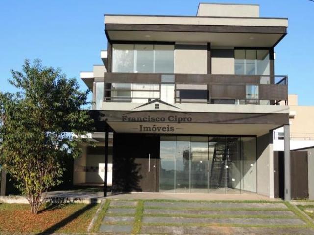 Casa venda em Região Imediata de Guaratinguetá, Região Metropolitana do Vale do Paraíba e Litoral Norte