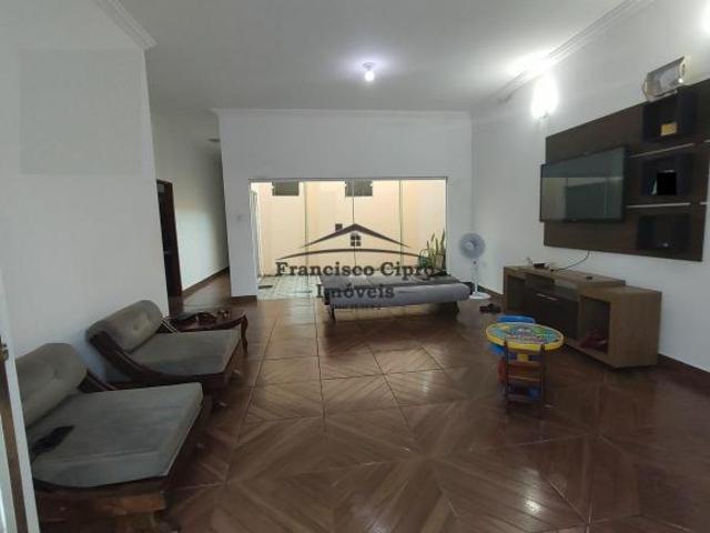 Casa venda em Região Imediata de Guaratinguetá, Região Metropolitana do Vale do Paraíba e Litoral Norte