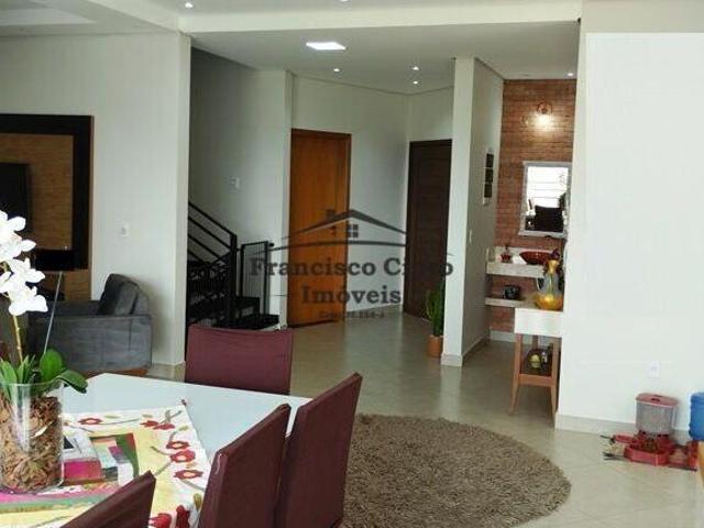 Casa venda em Região Imediata de Guaratinguetá, Região Metropolitana do Vale do Paraíba e Litoral Norte