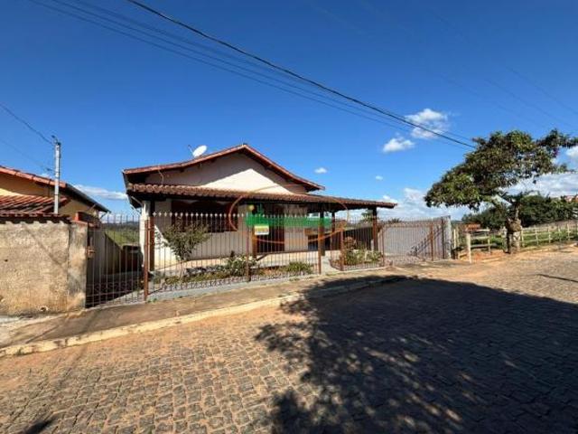 Casa venda em Piedade dos Gerais, Região Geográfica Intermediária de Divinópolis