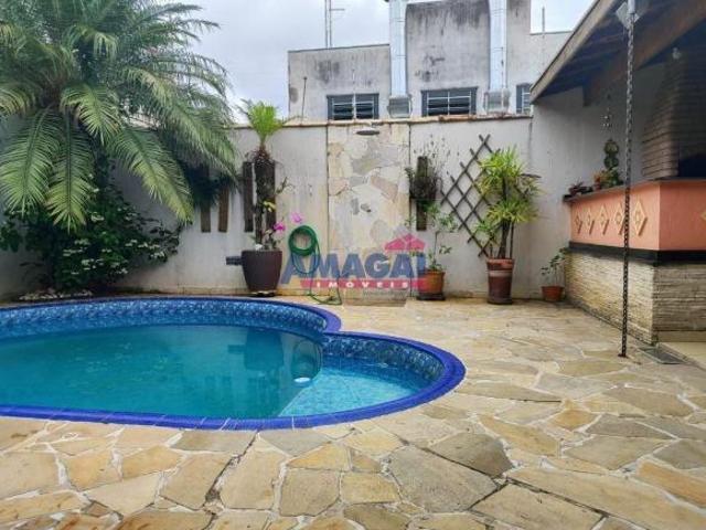 Casa venda em Região Imediata de São José dos Campos, Região Metropolitana do Vale do Paraíba e Litoral Norte