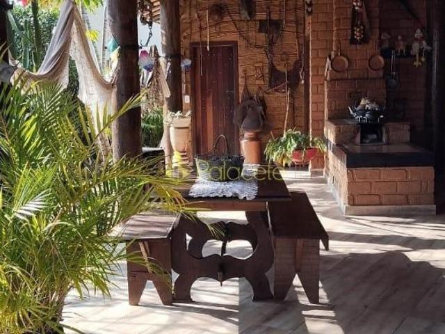 Casa venda em Região Imediata de Taubaté-Pindamonhangaba, Região Metropolitana do Vale do Paraíba e Litoral Norte