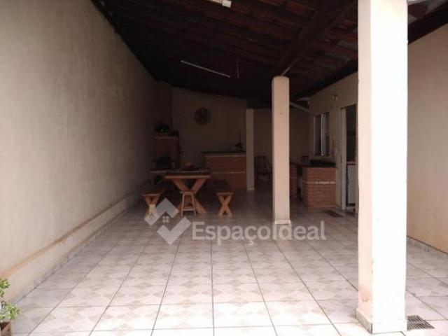 Casa venda em Agudos